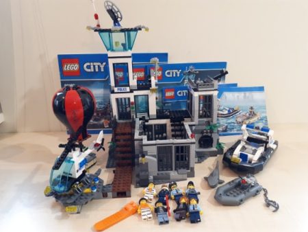 Lego City - Insula inchisori 60130 (putin diferit)