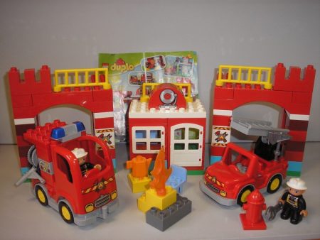 Lego Duplo - Statie de pompieri 10593 (cu catalog)