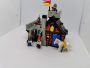 Lego Castle - Guarded Inn 6067 (1 buc ornament casca, lipseste matrita de pe steag) EXTRA RAR