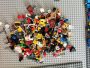 Pachet Lego vrac mixt 10,5 kg contine peste 45 buc mini figurine, placi de bord, catalog City Creator, Ninjago etc