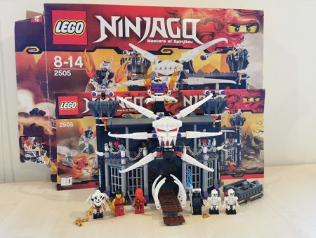 Lego Ninja - Padurea intunecata al lui Garmadon 2505 9cutie+catalog)