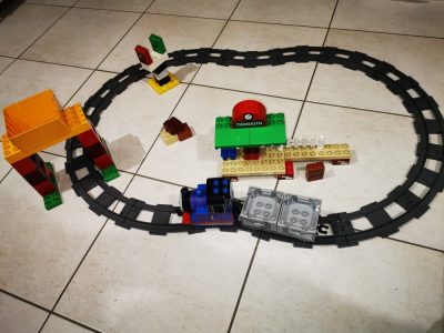 Lego duplo thomas the hot sale train