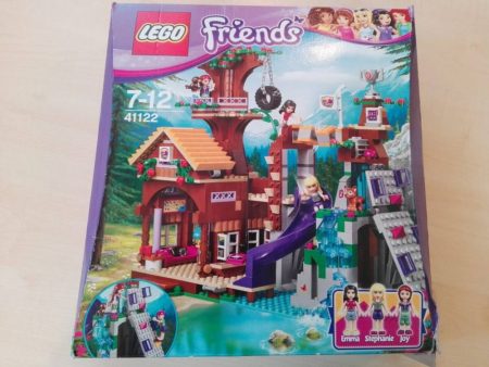 Lego Friends - Casa din copac in cutie+catalog)tabara de avrnturi 41122 (