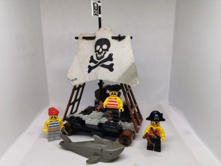 Lego Pirates - Atacatori plutasi 6261 (o figurina difera, putin defect panza)